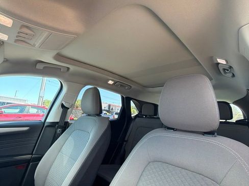 Used 2022 Ford Escape SE w/ SE Sport Appearance Package FWD image 3