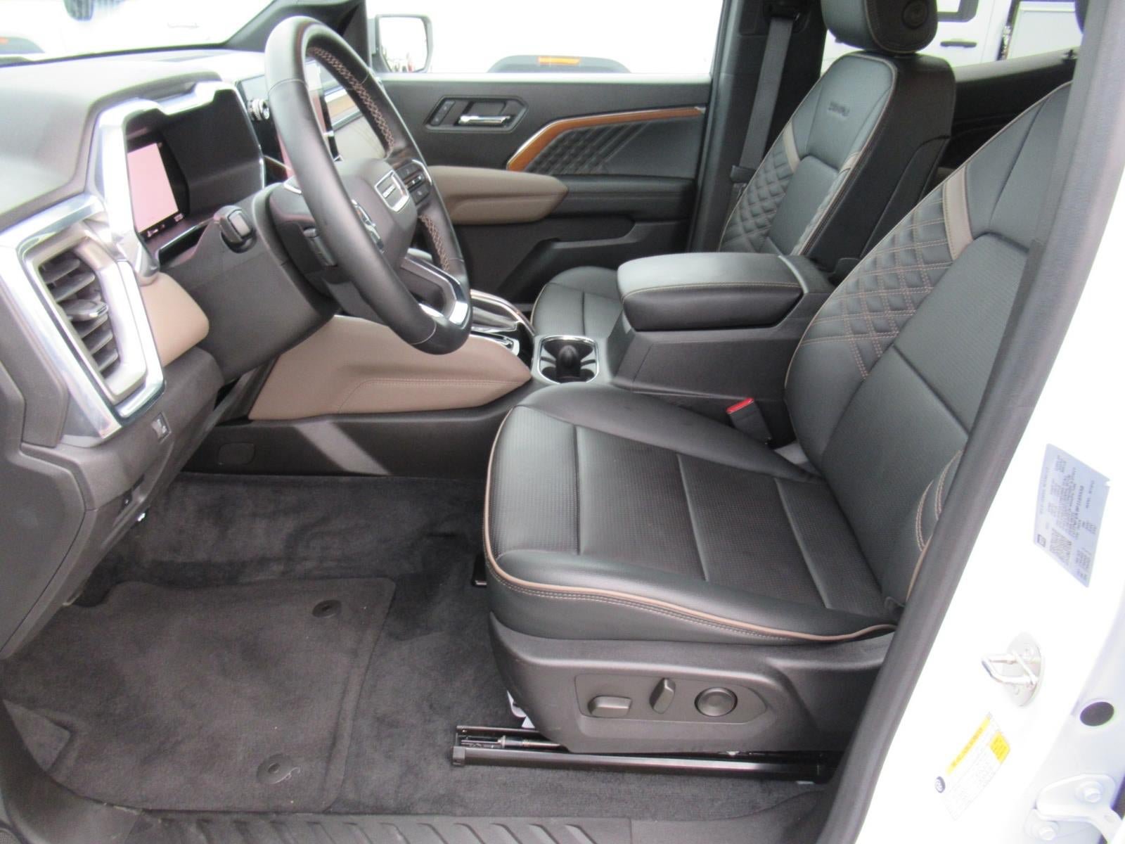 Used 2023 GMC Canyon Denali AWD/4WD image 16