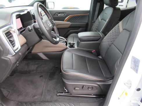 Used 2023 GMC Canyon Denali AWD/4WD image 16