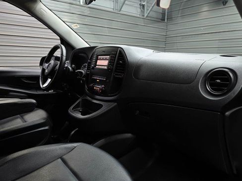 Used 2018 Mercedes-Benz Metris Passenger image 14