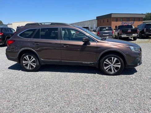 Used 2019 Subaru Outback 2.5i Limited w/ Protection Package #1 AWD/4WD image 5