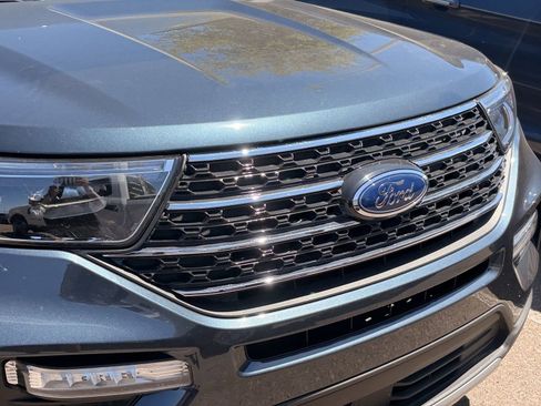 Used 2024 Ford Explorer XLT w/ Equipment Group 202A AWD/4WD image 4