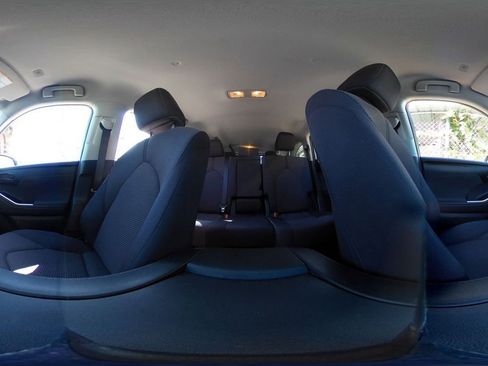 Used 2025 Toyota Highlander LE image 43