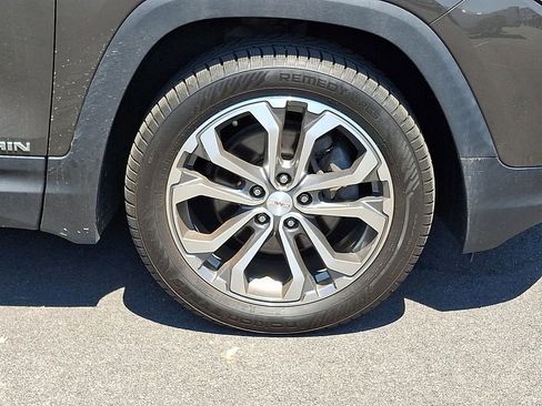 Used 2019 GMC Terrain SLT w/ Preferred Package AWD/4WD image 9