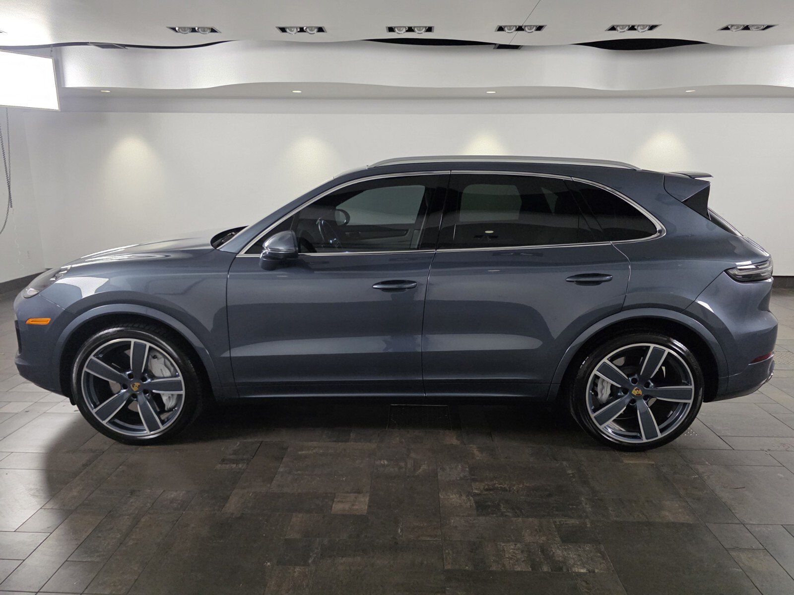 Used 2020 Porsche Cayenne Turbo AWD/4WD image 3