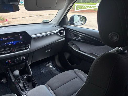 Certified 2025 Chevrolet TrailBlazer LT FWD image 15