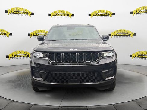 New 2025 Jeep Grand Cherokee Laredo w/ Luxury Tech Group I RWD image 8