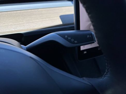 Used 2023 Tesla Model Y Long Range AWD/4WD image 23