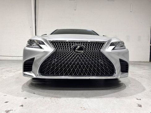 Used 2018 Lexus LS 500 w/ Accessory Package (Z1) RWD image 16