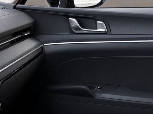 New 2025 Kia K5 LXS image 25