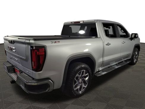 Used 2022 GMC Sierra 1500 SLT w/ X31 Off-Road Package image 9