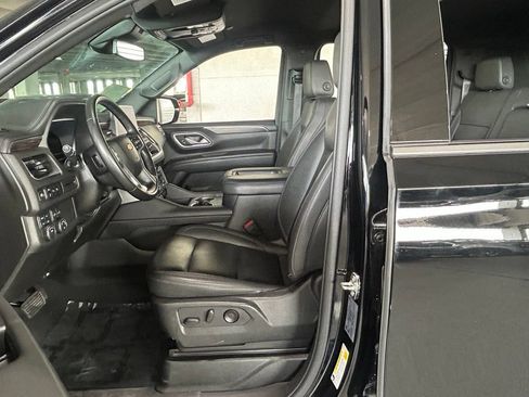 Used 2024 Chevrolet Suburban LT AWD/4WD image 15