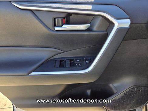 Used 2021 Toyota RAV4 XLE w/ Convenience Package image 21