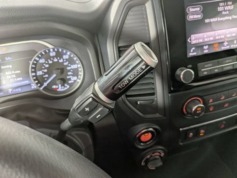 Used 2023 Nissan Titan SV AWD/4WD image 15