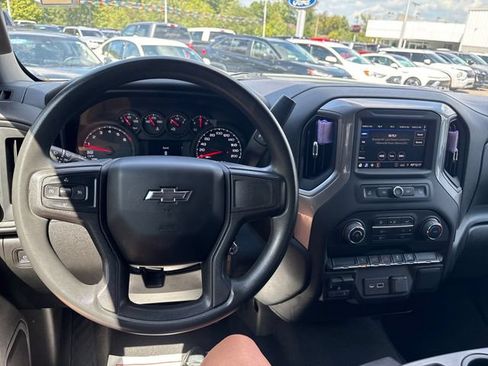 Used 2022 Chevrolet Silverado 1500 Custom Trail Boss w/ LPO, Dark Essentials Package AWD/4WD image 10