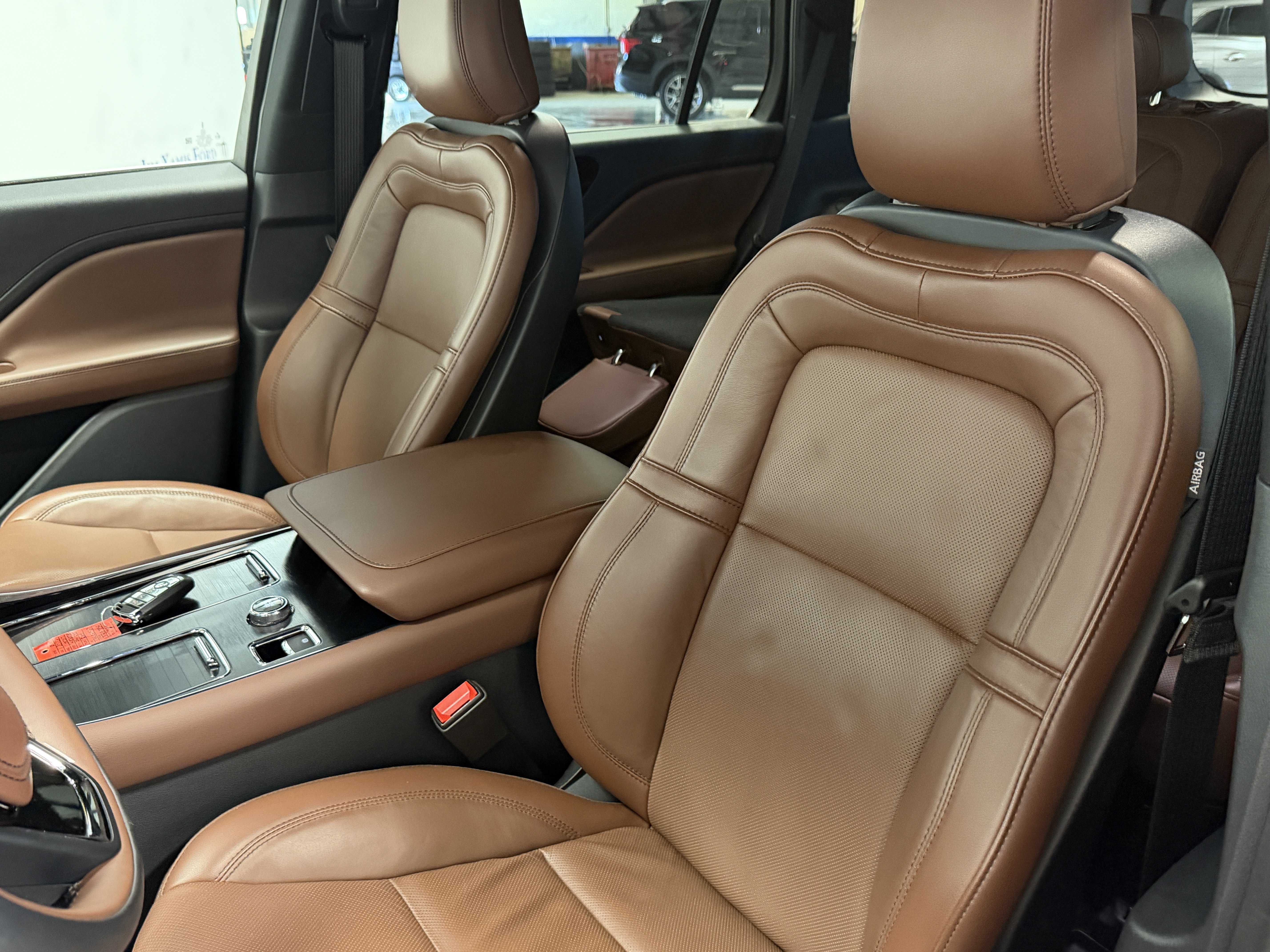 Used 2026 Lincoln Aviator Reserve AWD/4WD image 22
