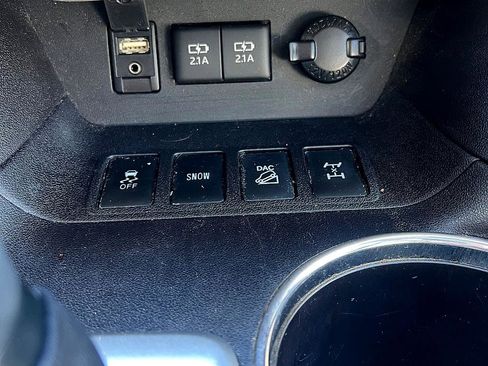 Used 2017 Toyota Highlander Limited image 36