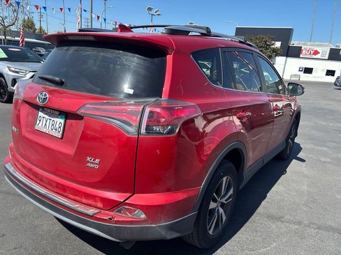 Used 2017 Toyota RAV4 XLE w/ All Weather Liner Package AWD/4WD image 5