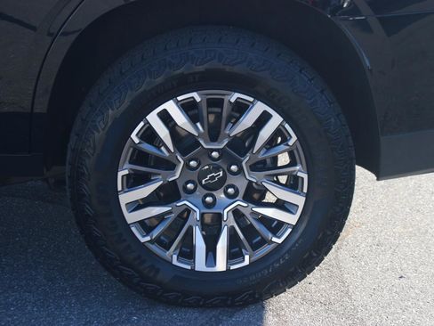 Used 2025 Chevrolet Tahoe Z71 image 40