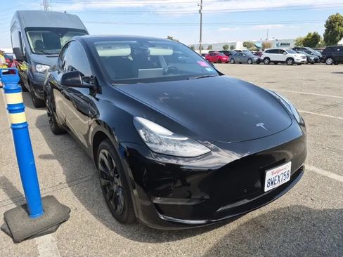 Used 2021 Tesla Model Y Long Range AWD/4WD image 2