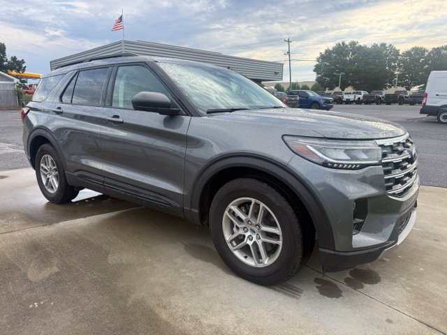 Used 2026 Ford Explorer Active w/ Active Comfort Package RWD image 4