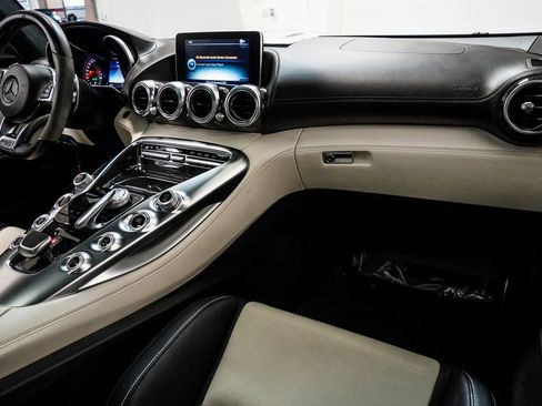Used 2016 Mercedes-Benz AMG GT S w/ Exclusive Interior Package image 8