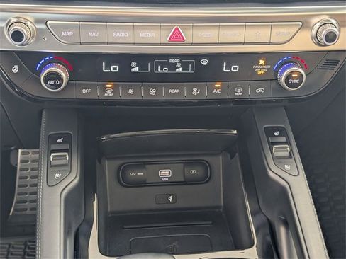 Used 2021 Kia Telluride SX w/ SX Prestige Package image 23