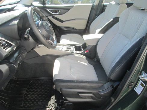 Used 2023 Subaru Forester AWD/4WD image 9