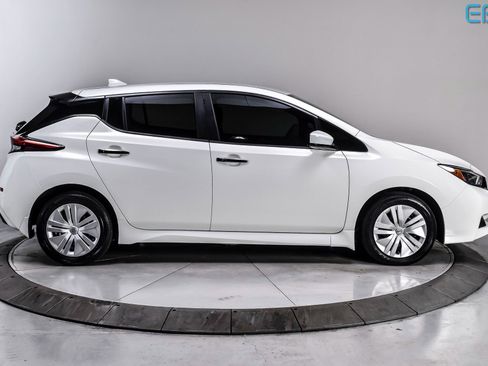 Used 2025 Nissan Leaf S image 7