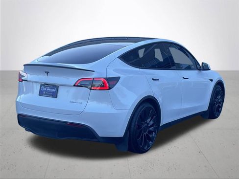 Used 2023 Tesla Model Y Performance image 6