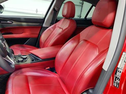 Used 2018 Alfa Romeo Stelvio Ti image 11