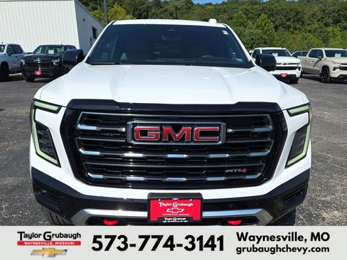 Used 2026 GMC Yukon XL AT4 w/ AT4 Premium Plus Package AWD/4WD image 3