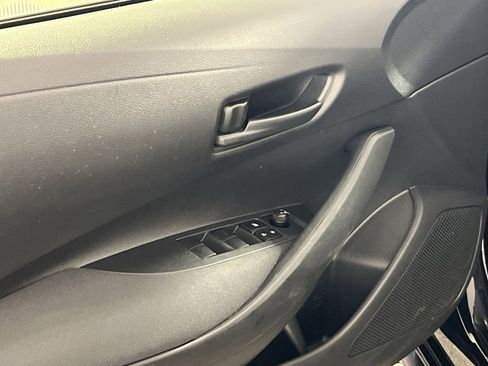 Used 2025 Toyota Corolla LE image 13