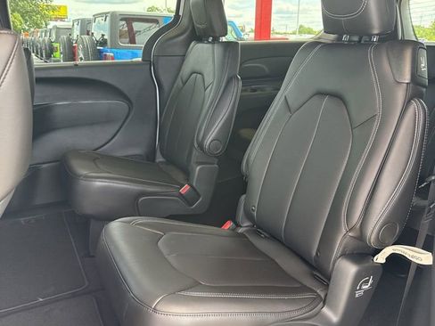 New 2026 Chrysler Voyager LX image 22