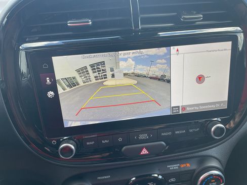 Used 2024 Kia Soul S FWD image 23