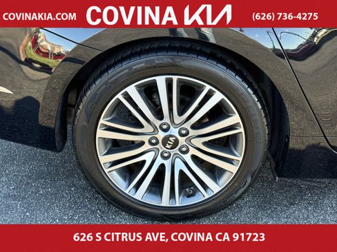 Used 2016 Kia Cadenza Premium image 10