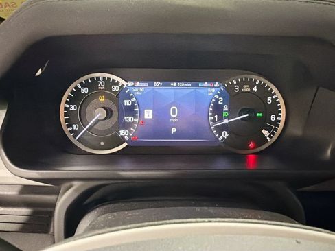 Used 2023 Land Rover Defender 110 AWD/4WD image 13