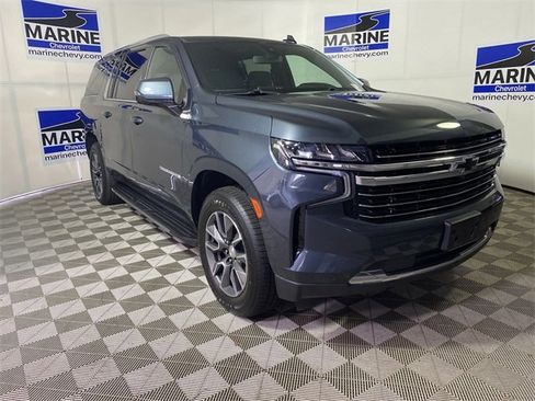 Used 2021 Chevrolet Suburban LT w/ Luxury Package image 1