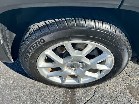 Used 2020 Jeep Renegade Sport w/ Sport Appearance Group image 21