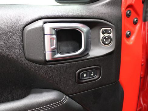 Used 2020 Jeep Wrangler Unlimited Sahara w/ Uconnect 4C Nav & Sound Group AWD/4WD image 40