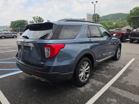 Used 2020 Ford Explorer XLT w/ Equipment Group 202A AWD/4WD image 3