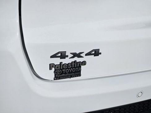 Used 2025 Jeep Compass Trailhawk AWD/4WD image 10