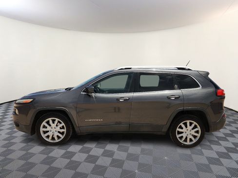 Used 2014 Jeep Cherokee Limited w/ Technology Group FWD image 2