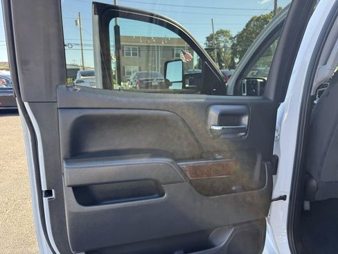 Used 2018 GMC Sierra 1500 SLE w/ SLE Value Package AWD/4WD image 12