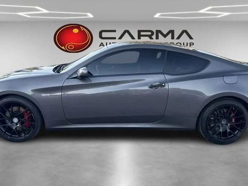 Used 2013 Hyundai Genesis 3.8 RWD image 2