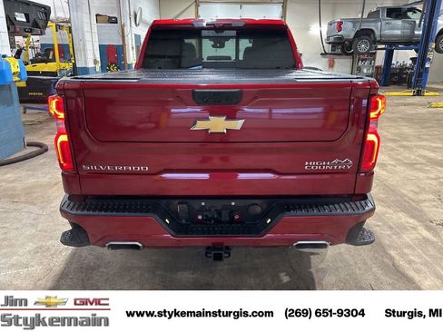 Used 2024 Chevrolet Silverado 1500 High Country AWD/4WD image 9