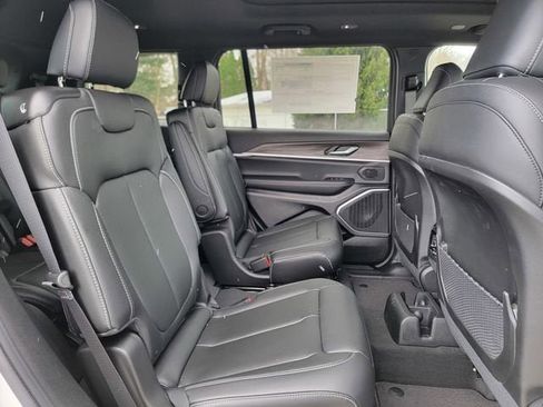 New 2026 Jeep Grand Cherokee L Limited image 23
