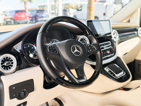 Used 2021 Mercedes-Benz Metris Passenger w/ Premium Safety Package image 22