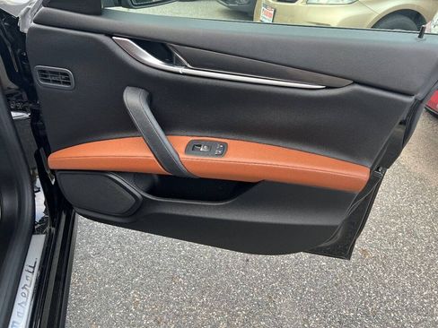 Used 2019 Maserati Ghibli RWD image 13