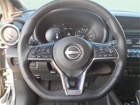 Used 2023 Nissan Kicks SR w/ SR Premium Package image 19